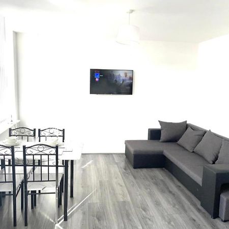 Amhc City Apartments Bradford City Centre One & Two Bedroom Apartments, 24 Hours Express Self Check In, Long Stay Contractors Welcome, Paid Parking Available Nearby エクステリア 写真