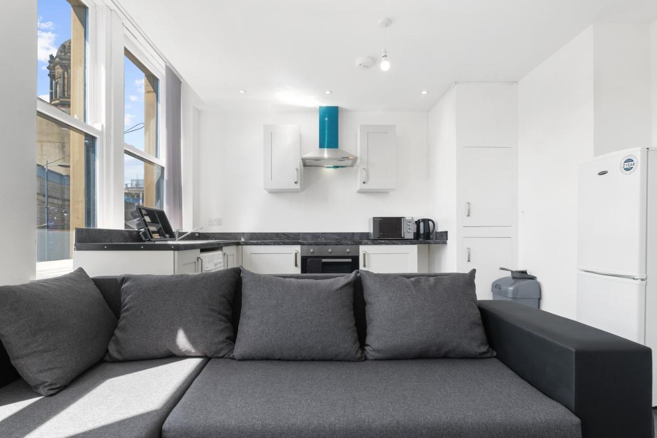 Amhc City Apartments Bradford City Centre One & Two Bedroom Apartments, 24 Hours Express Self Check In, Long Stay Contractors Welcome, Paid Parking Available Nearby 部屋 写真
