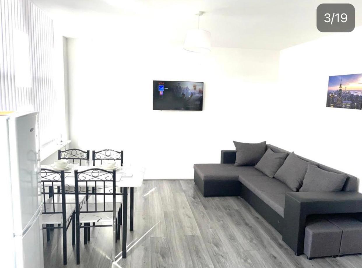 Amhc City Apartments Bradford City Centre One & Two Bedroom Apartments, 24 Hours Express Self Check In, Long Stay Contractors Welcome, Paid Parking Available Nearby エクステリア 写真