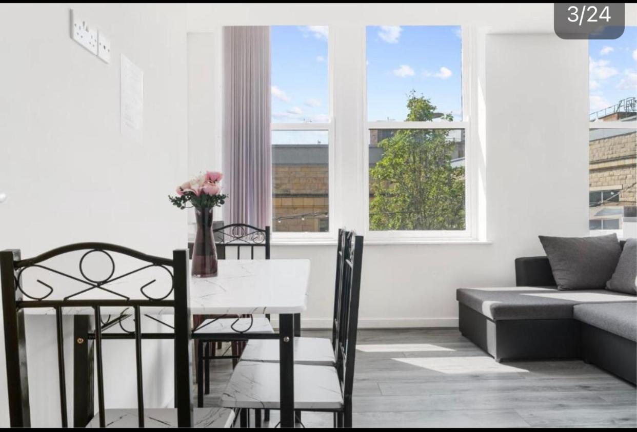 Amhc City Apartments Bradford City Centre One & Two Bedroom Apartments, 24 Hours Express Self Check In, Long Stay Contractors Welcome, Paid Parking Available Nearby エクステリア 写真