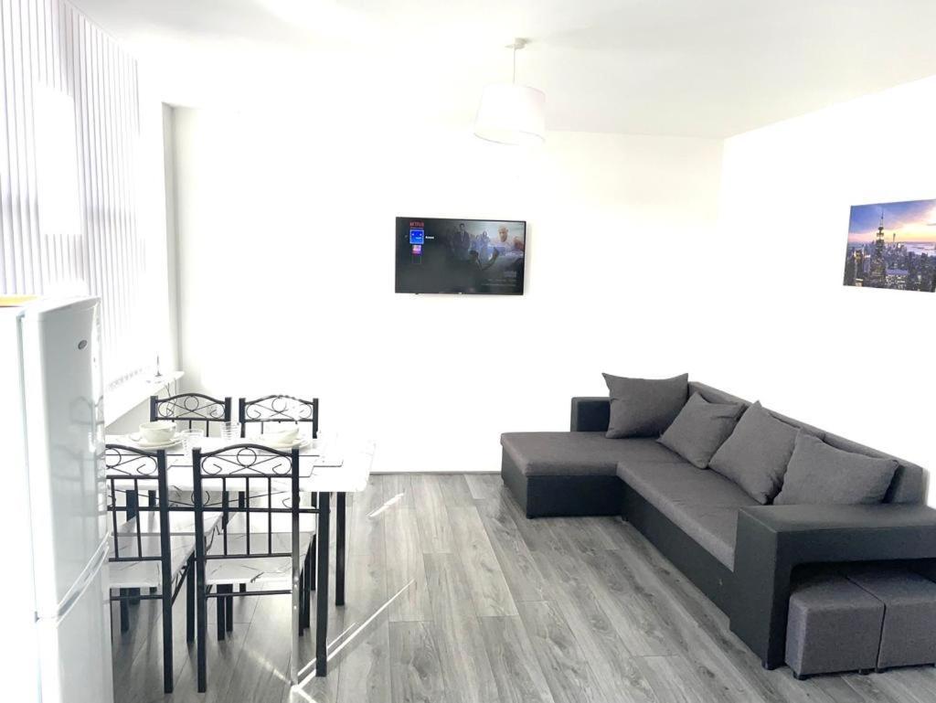 Amhc City Apartments Bradford City Centre One & Two Bedroom Apartments, 24 Hours Express Self Check In, Long Stay Contractors Welcome, Paid Parking Available Nearby エクステリア 写真